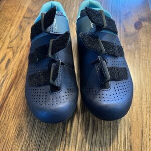 Shimano cycling shoes. Size 8.5 women’s. Lightly worn.